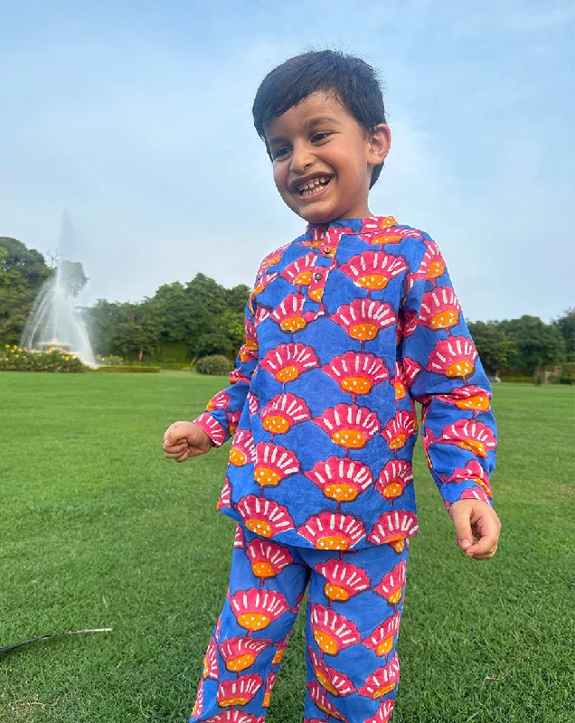 Stylish matching mother and kid same suit for daily use-Seashells Cotton Kurta Pyjama Set for Kids
