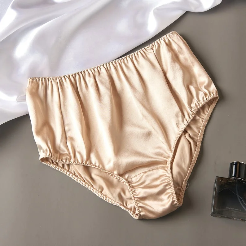 Women's panties for low-back outfits-Beige Pure Mulberry Silk French Cut Panties | High Waist | 22 Momme | Float Collection Women's panties for low-back outfits-Beige Pure Mulberry Silk French Cut Panties | High Waist | 22 Momme | Float Collection