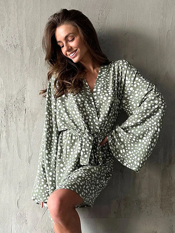 Women's robes for a relaxing spa-like feel-Robe De Chambre Légère Pour Femme "Flocon de Douceur"