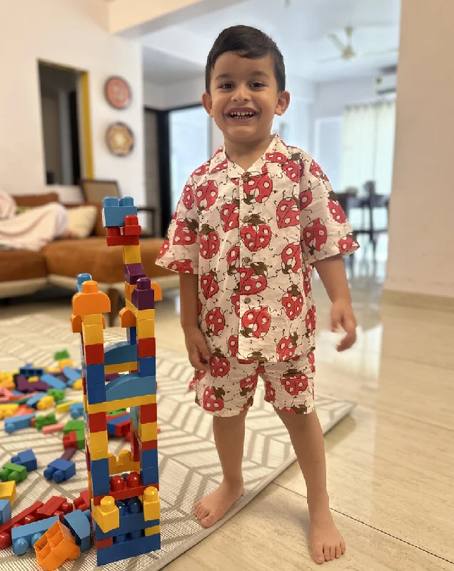Matching mother and kid same suit for cozy family moments-LoveBug Shortees - Soft Cotton Shirt & Shorts Set for Kids
