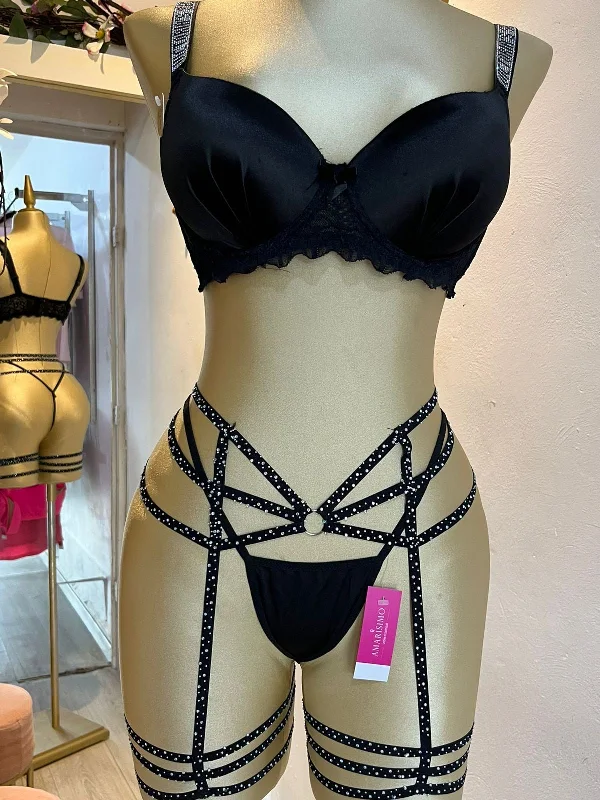 Nipple covers for preventing exposure in public-LIGUERO BRILLOS AMARISIMO