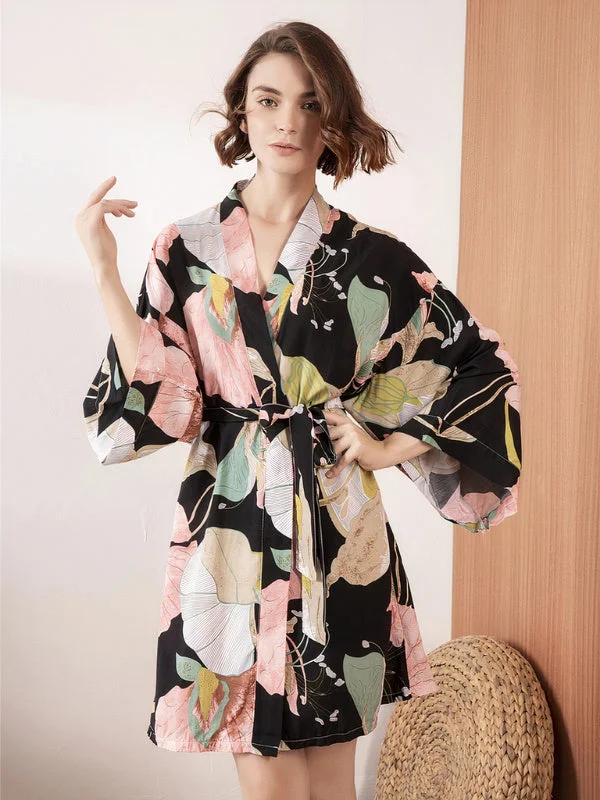 Trendy women's robes for lounging around-Robe de Chambre en Satin pour Femme "Flamingo"