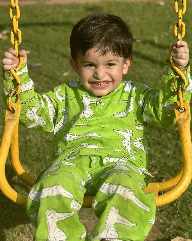 Matching mother and kid same suit for bonding moments-Agar Magar Green Cotton Kurta Pyjama Set for Kids