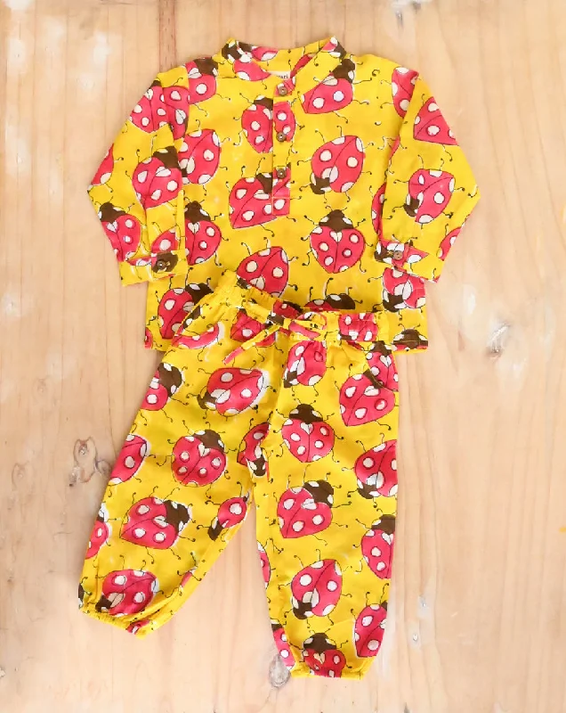 Matching mother and kid same suit with playful designs-LoveBug Yellow Cotton Kurta Pyjama Set for Kids