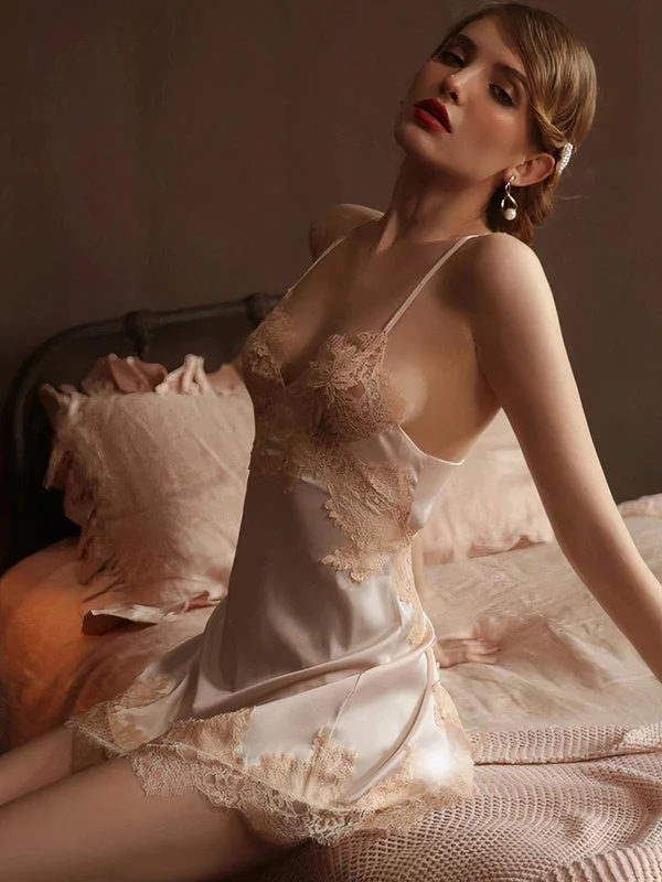 Women's sexy nightwear for bedtime-Nuisette en Patchwork de Dentelles "Blanche"