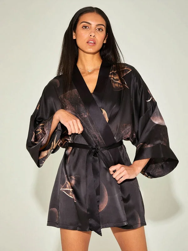 Comfortable women's robes for lounging around-Robe de Chambre en Satin pour Femme "Floral Noir"