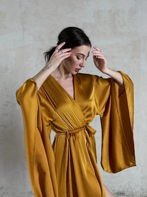 Women's robes for a peaceful bedtime-Kimono Sleeves Silk Long Robe