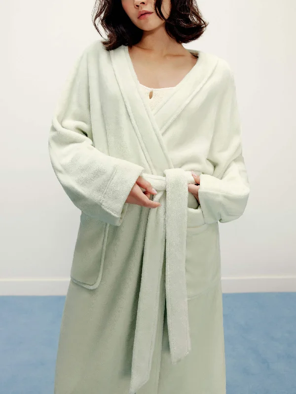 Stylish sleep tops for women with trendy fabric-Classic Cozy Fleece Robe 2.0
