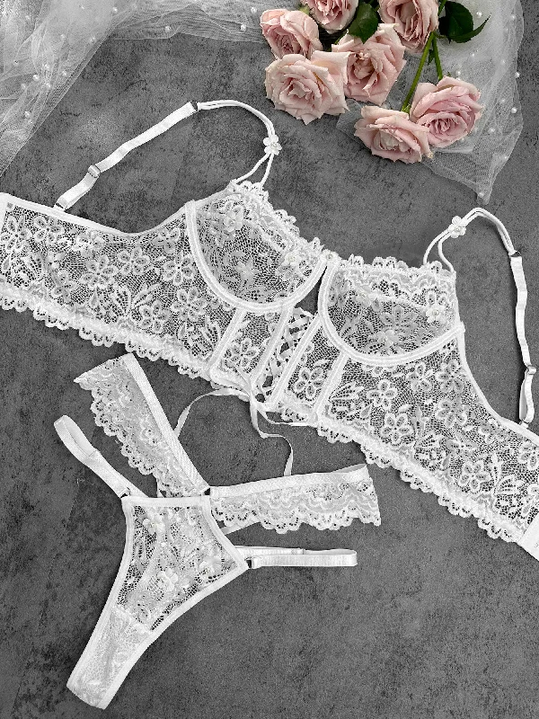 Bustiers and corsets with adjustable lacing-White Pearls Small Flower Lace Lingerie Set