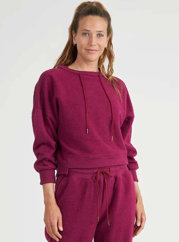 Women's panties with supportive fit for larger bodies-Thrive Société Women's Crew Neck Sweatshirt - Sangria Red
