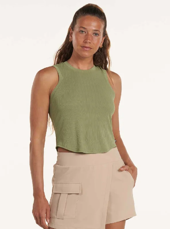 Women's panties for postpartum recovery with soft fabrics-Thrive Société Women's Classic Crew Neck Cropped Tank Top - Sage Green