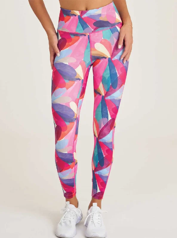 Women's panties with no-show edges for a sleek finish-Thrive Société Women's Overlap Pocket 7/8 Leggings - Petal Print Pink