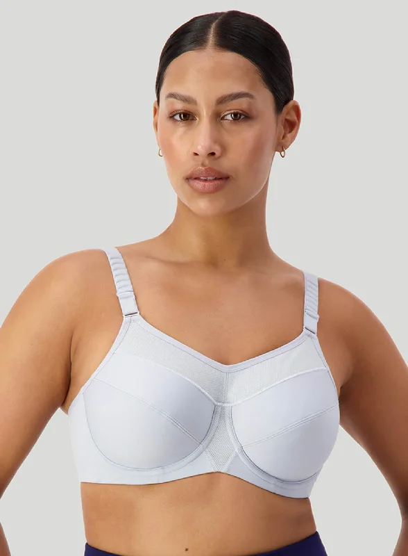 Seamless sports bras for comfort-Triumph: Triaction Ultra W Platinum