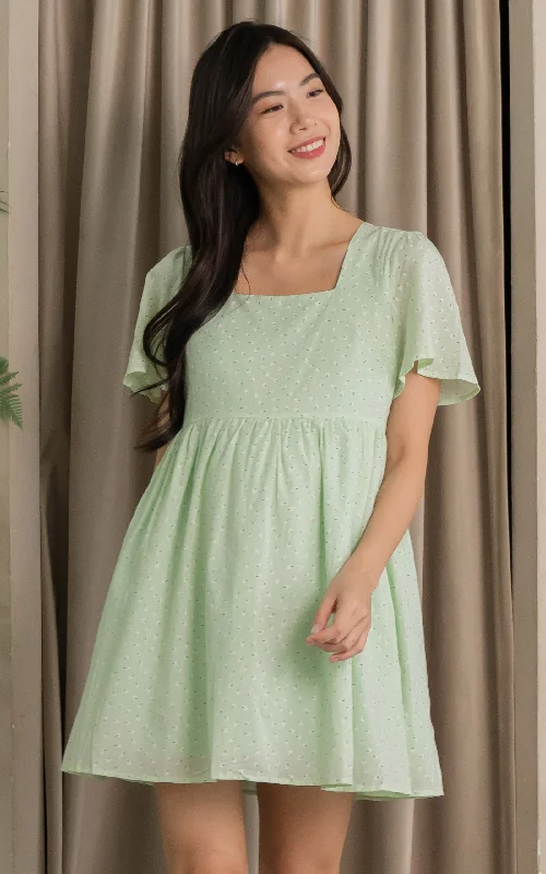 Maternity bras suitable for women with larger busts and extra support during postpartum recovery and breastfeeding-Wren Floral Nursing Dress in Green Maternity bras suitable for women with larger busts and extra support during postpartum recovery and breastfeeding-Wren Floral Nursing Dress in Green
