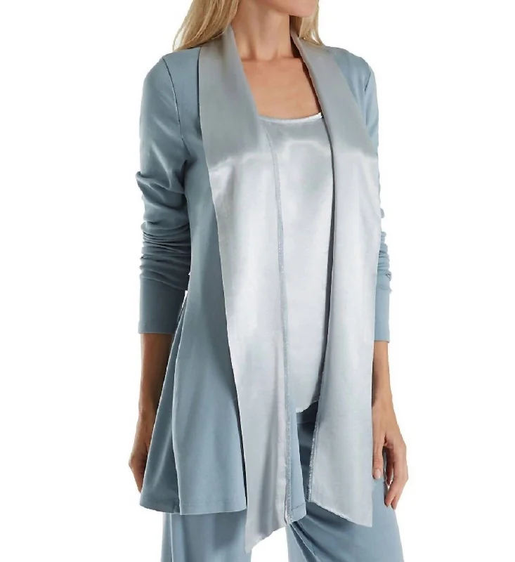 Casual women's pajamas for lounging-Shelby Satin Trimmed Robe With Pockets In Morning Blue