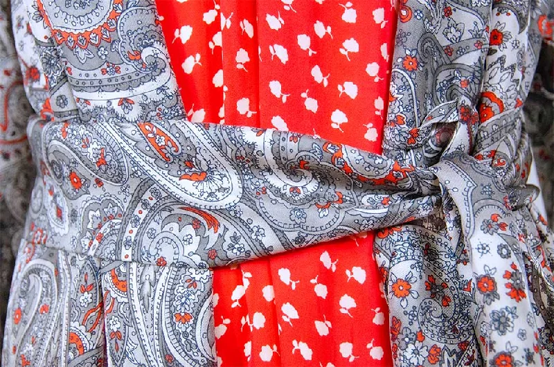 Women's robe sets with plush material-Silk Robe Elowen and Silk Slip Rita