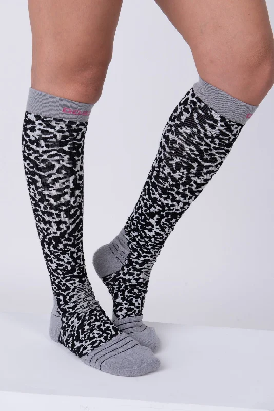 Short women's robe sets-Penfold Black & White Ski Sock