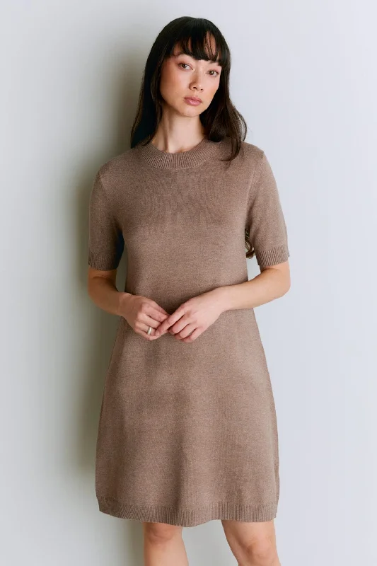 Women's panties with seamless back for no-show effect-Short Sleeve Knit Dress