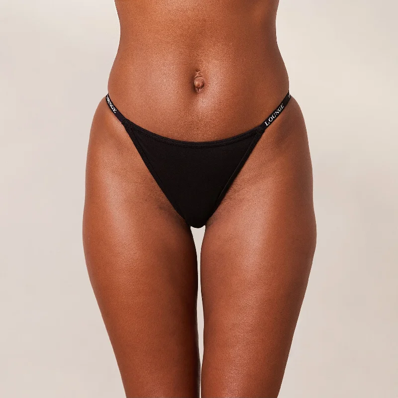 Women's panties for full-figure bodies with smooth shaping-Smooth Classic Briefs - Black